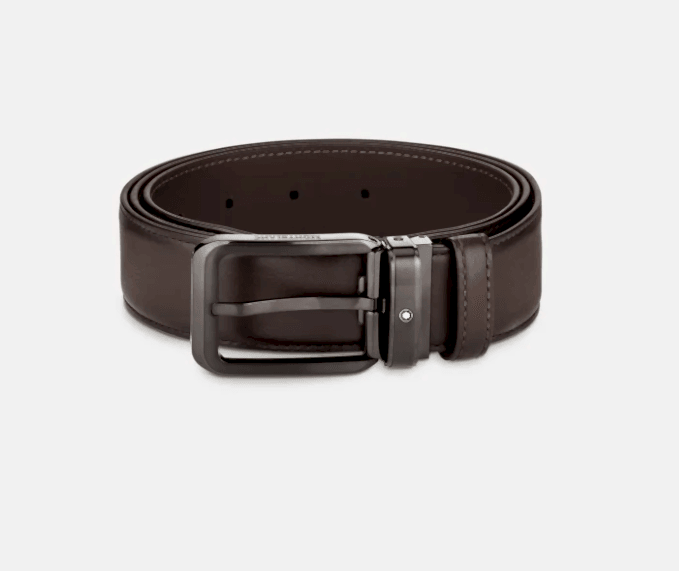 Belt for capsule wardrobe